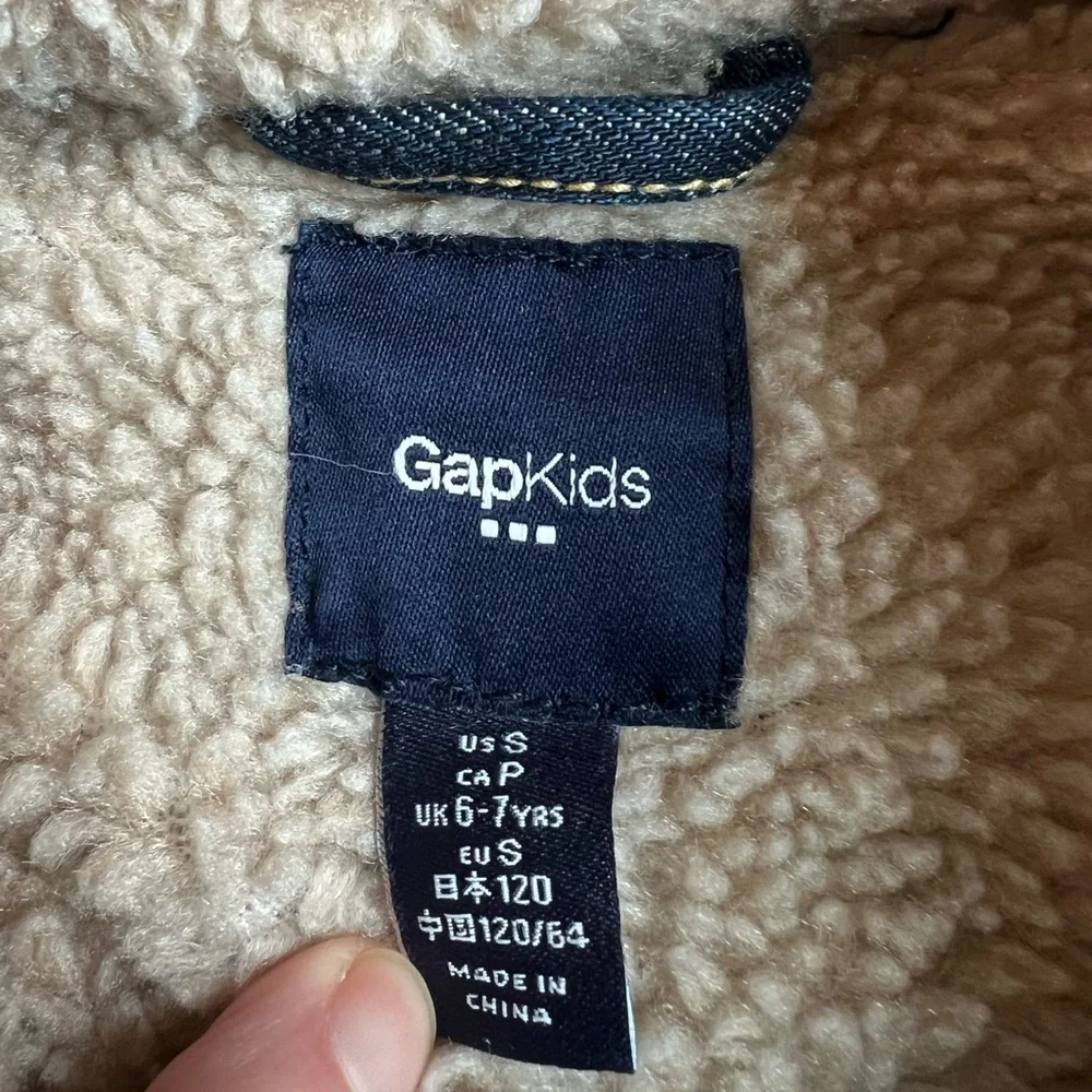 GAP Kids Sherpa-Lined Denim Jacket Youth Small – Unisex – Cozy Winter Coat